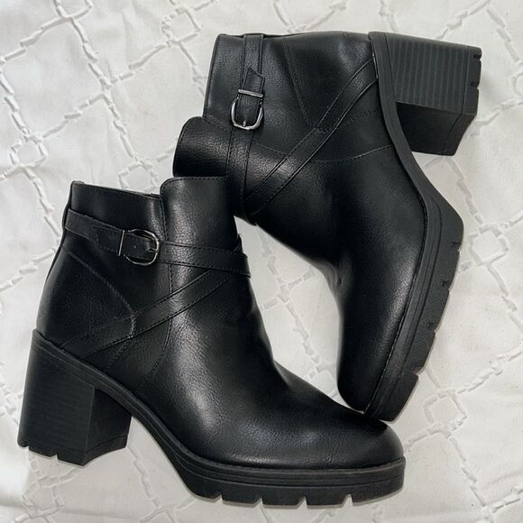 Neutralizer Black Water Resistant Ankle Boots(Size 11) - Picture 3 of 8
